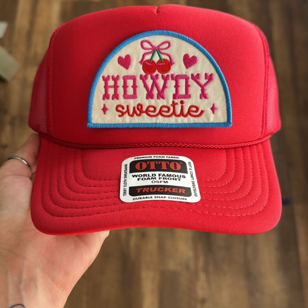 Trucker hat